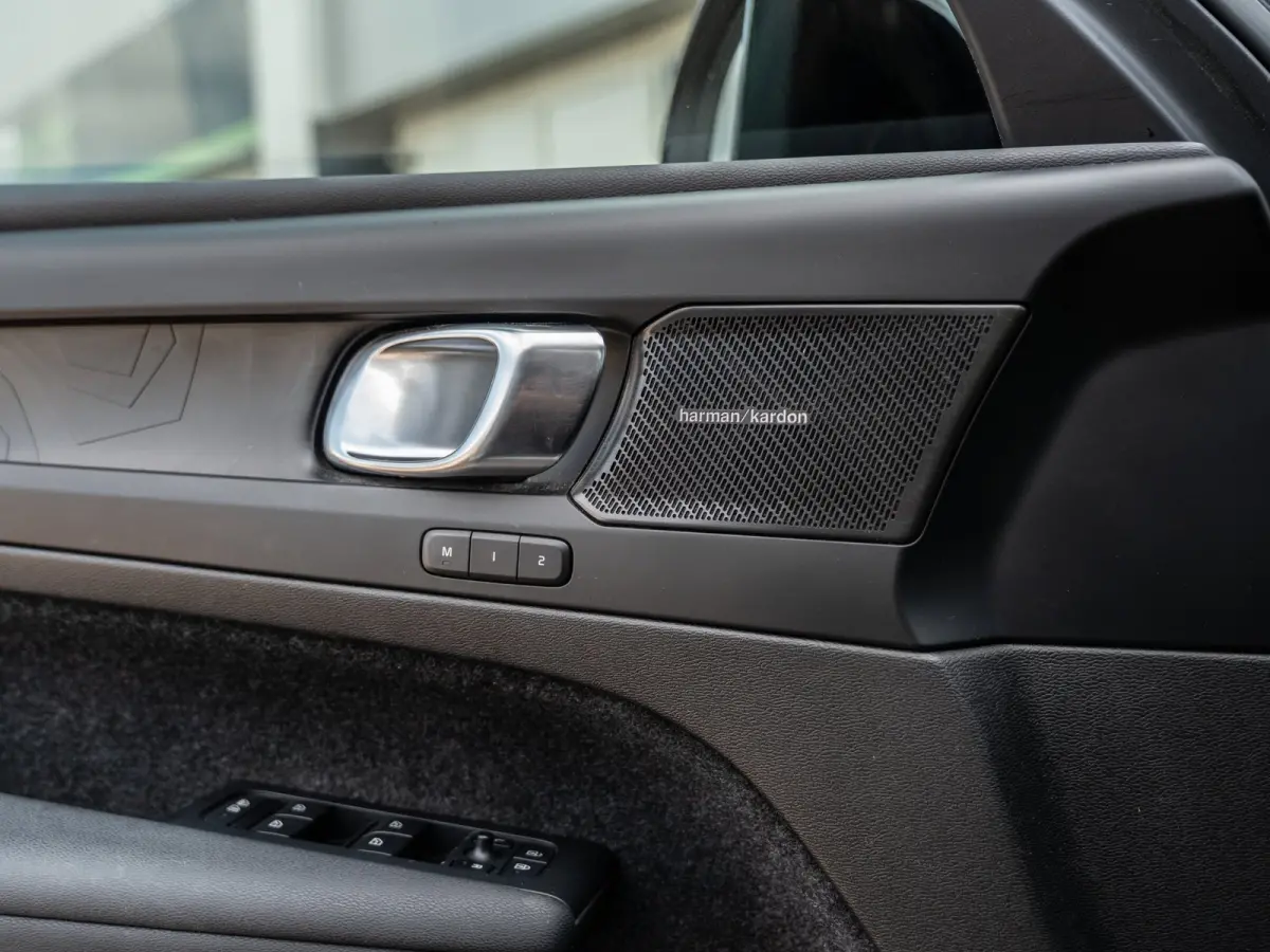 1.5 T5 Plug-in hybrid Ultimate Dark | Pano | H/K Sound | Surround View | BTW