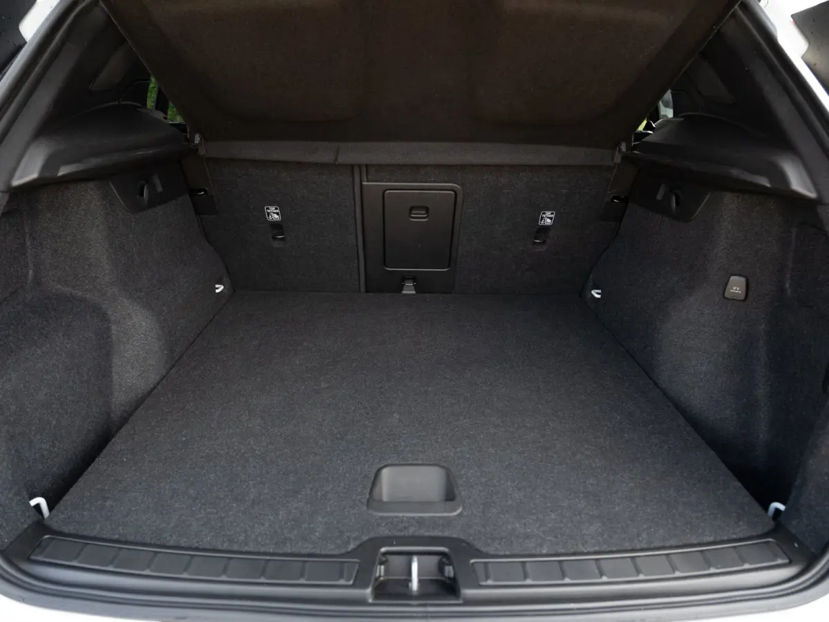 1.5 T5 Plug-in hybrid Ultimate Dark | Pano | H/K Sound | Surround View | BTW