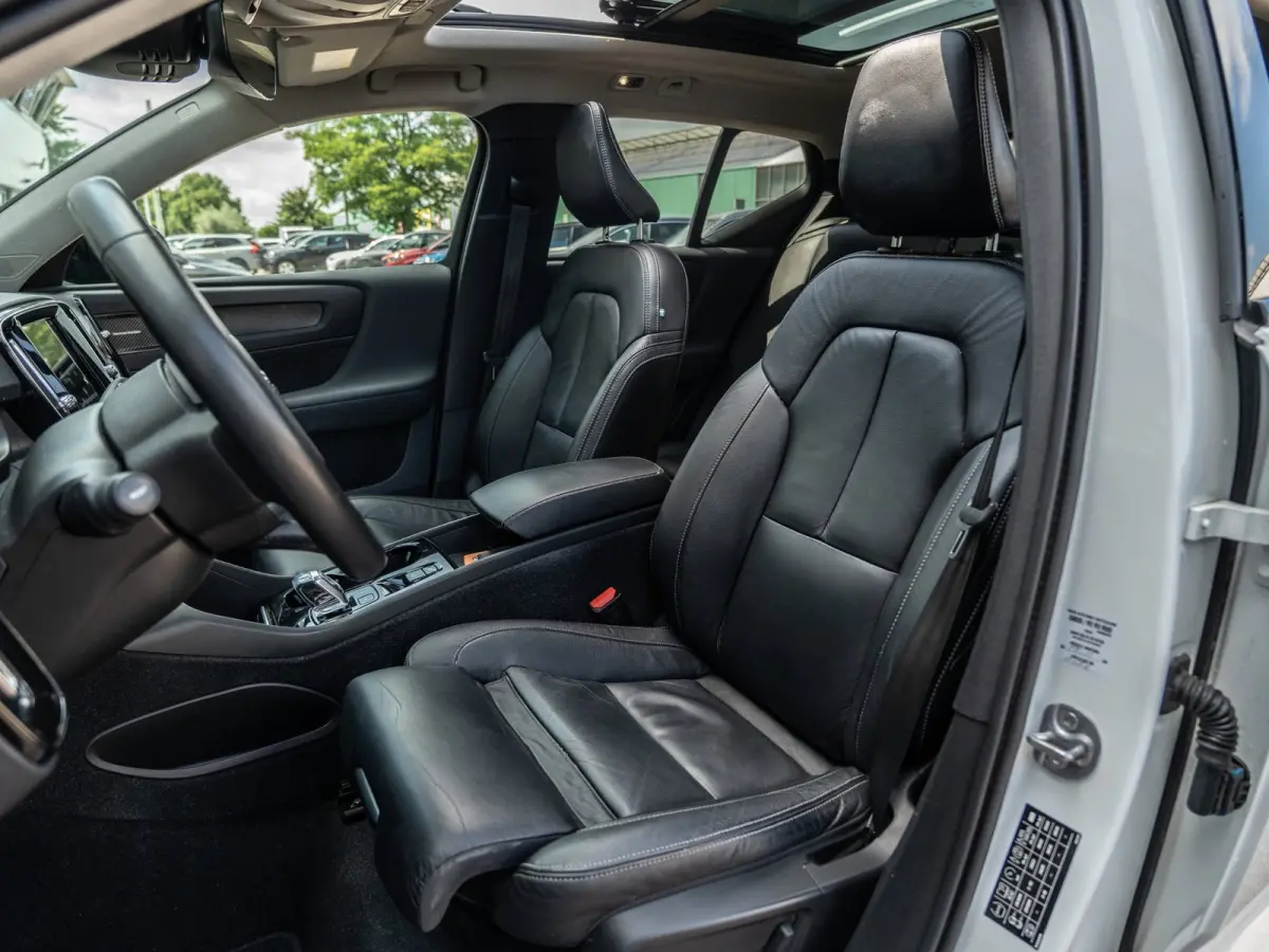 1.5 T5 Plug-in hybrid Ultimate Dark | Pano | H/K Sound | Surround View | BTW