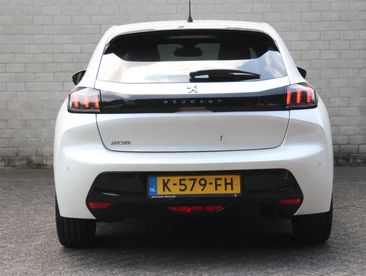 1.2 100pk Allure | Camera | Navigatie | Panoramadak | Keyless entry + start