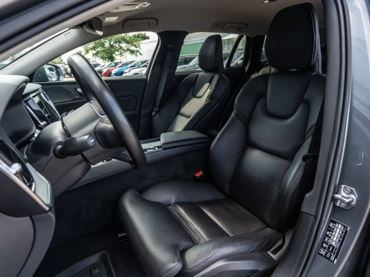 2.0 B5 AWD Pro | H/K Sound | Memory | Pilot Assist