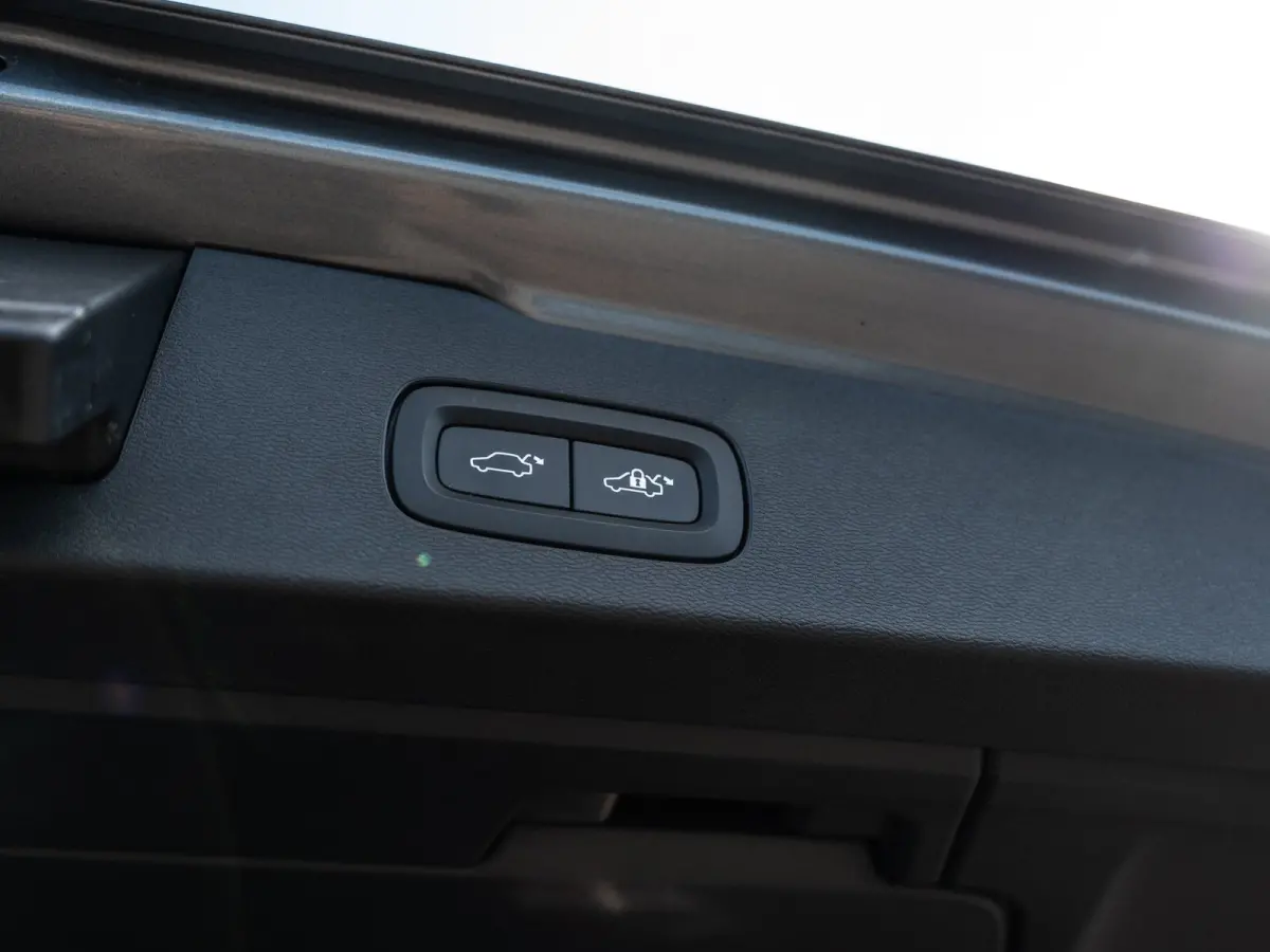 2.0 B5 AWD Pro | H/K Sound | Memory | Pilot Assist