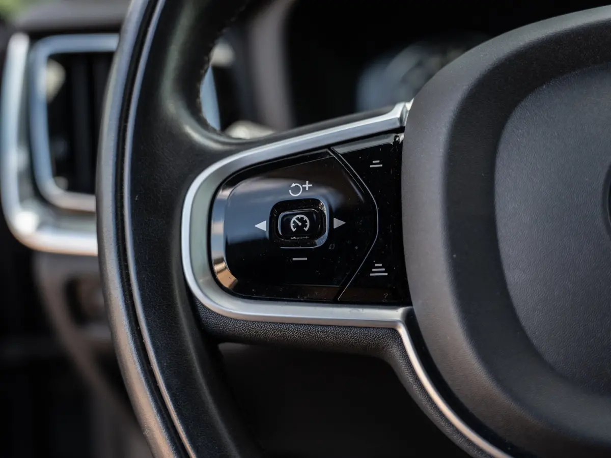 2.0 B5 AWD Pro | H/K Sound | Memory | Pilot Assist