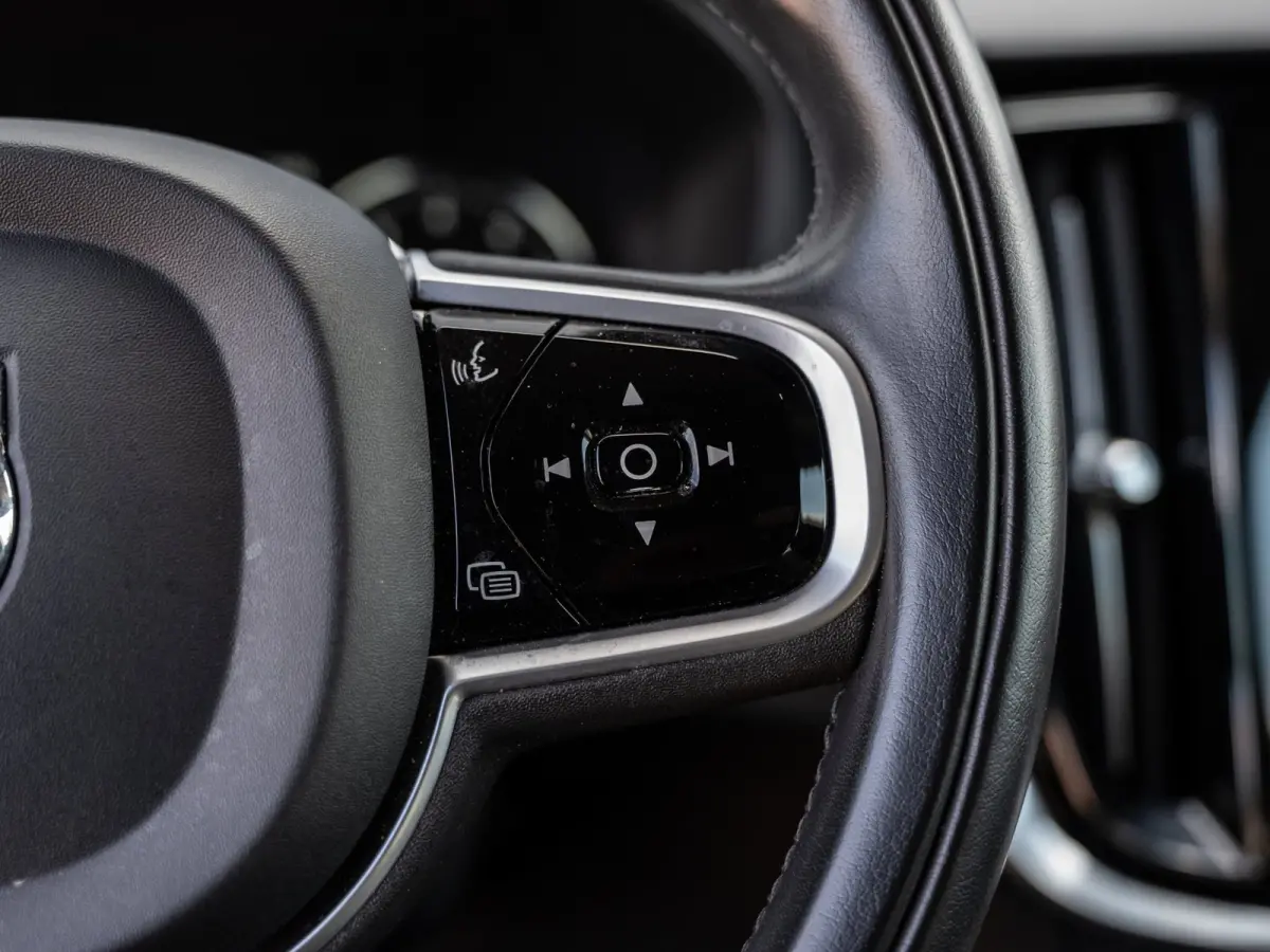 2.0 B5 AWD Pro | H/K Sound | Memory | Pilot Assist