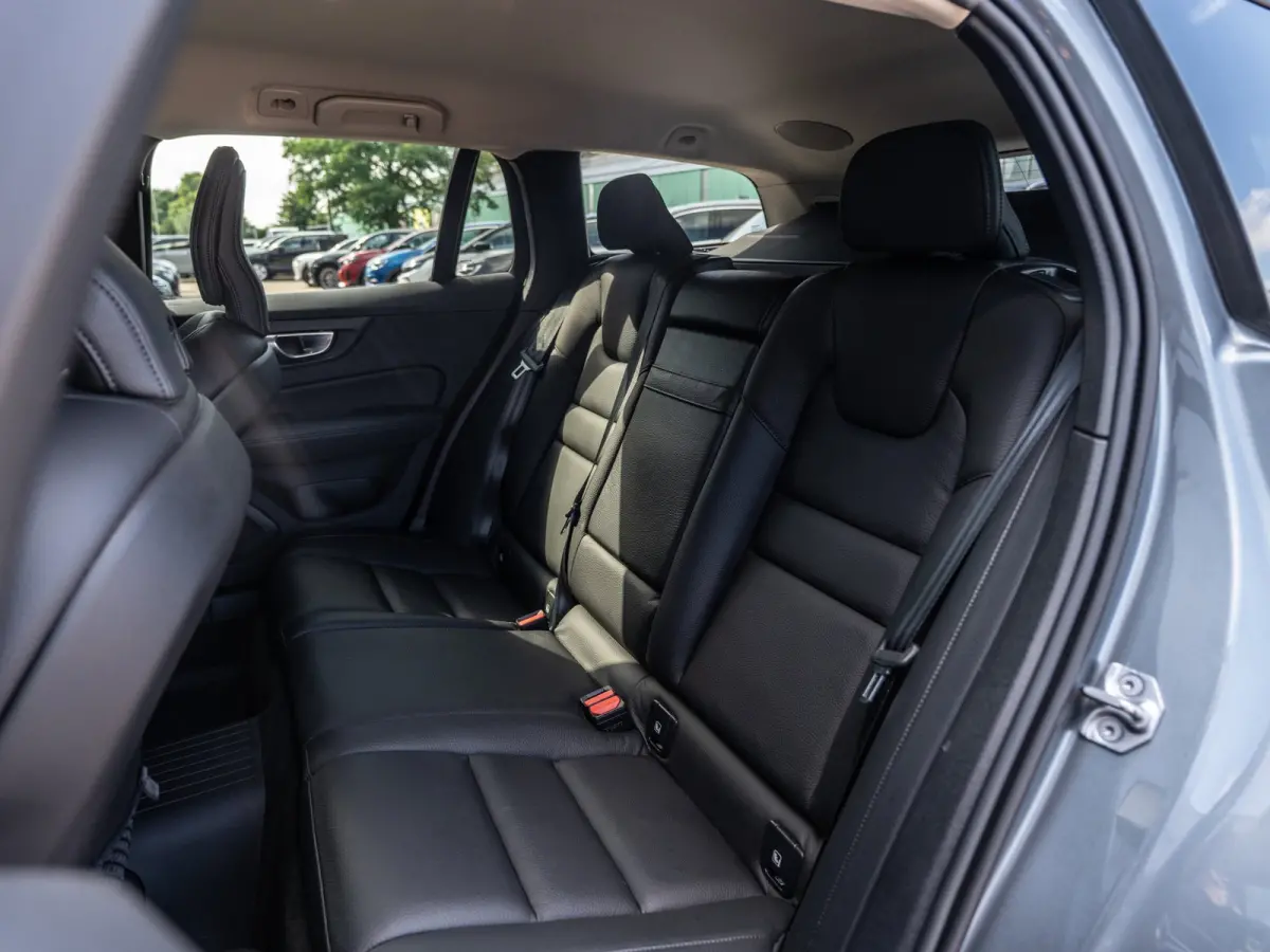 2.0 B5 AWD Pro | H/K Sound | Memory | Pilot Assist