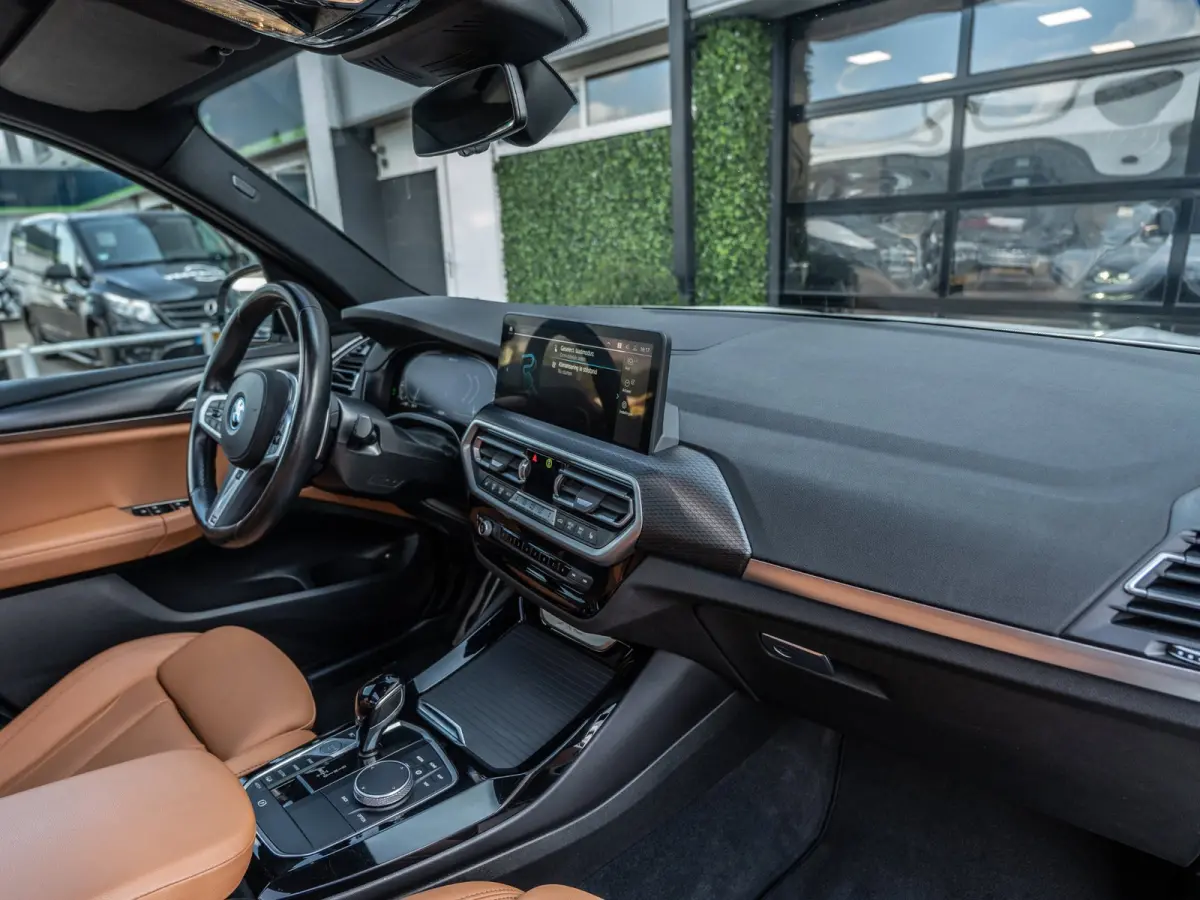 XDrive30e High Executive | M-Sport | Pano | Carplay | Camera