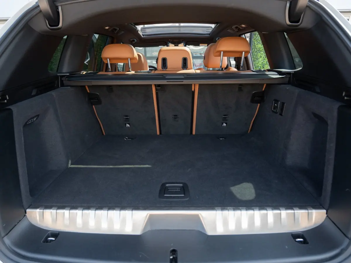 XDrive30e High Executive | M-Sport | Pano | Carplay | Camera