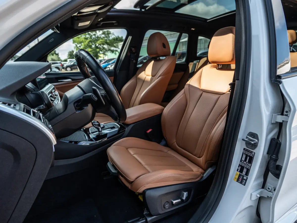 XDrive30e High Executive | M-Sport | Pano | Carplay | Camera