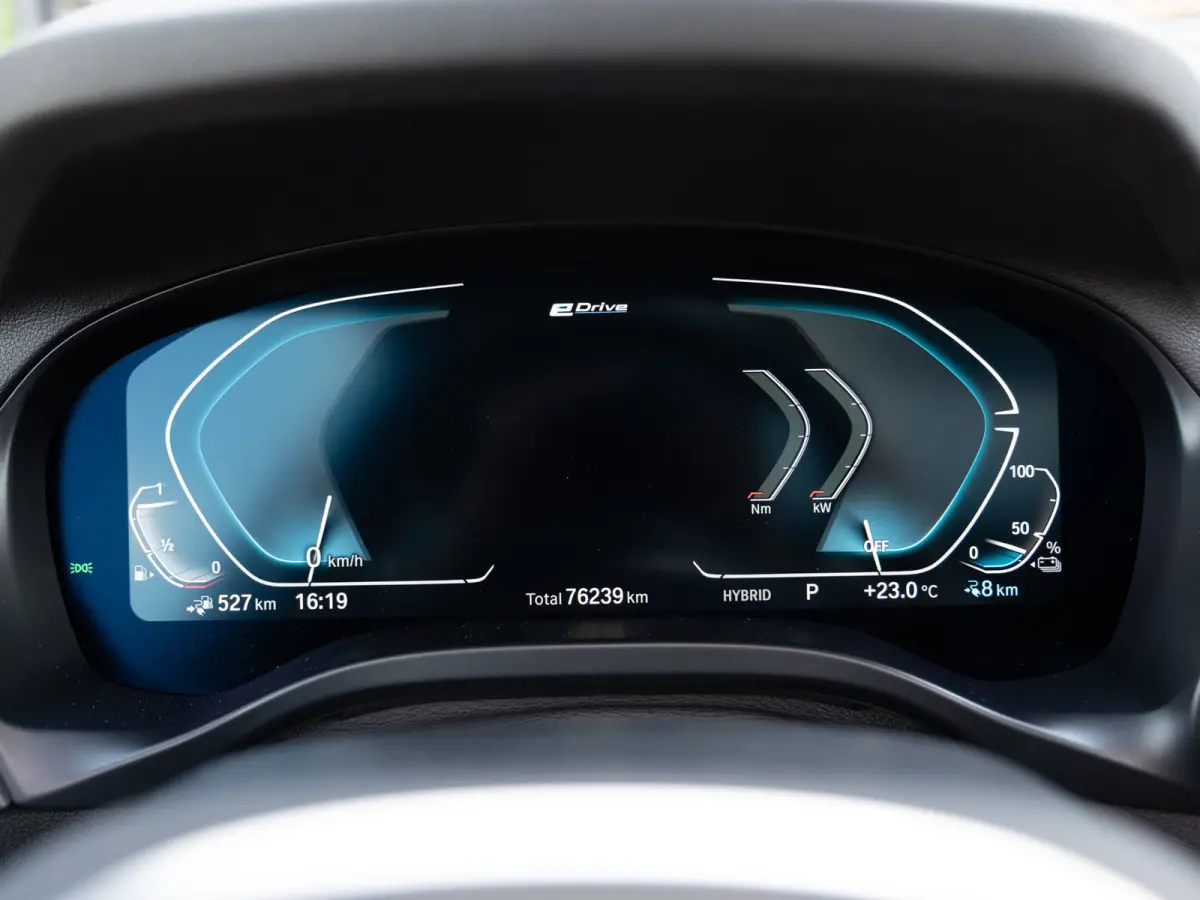 XDrive30e High Executive | M-Sport | Pano | Carplay | Camera
