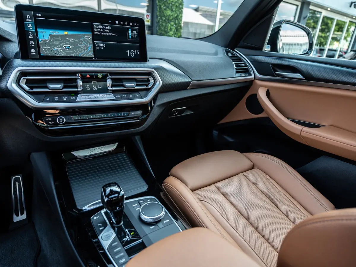 XDrive30e High Executive | M-Sport | Pano | Carplay | Camera