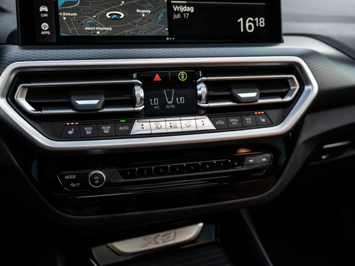 XDrive30e High Executive | M-Sport | Pano | Carplay | Camera