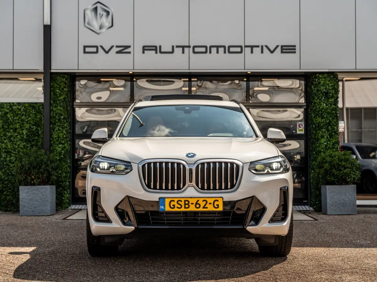 XDrive30e High Executive | M-Sport | Pano | Carplay | Camera