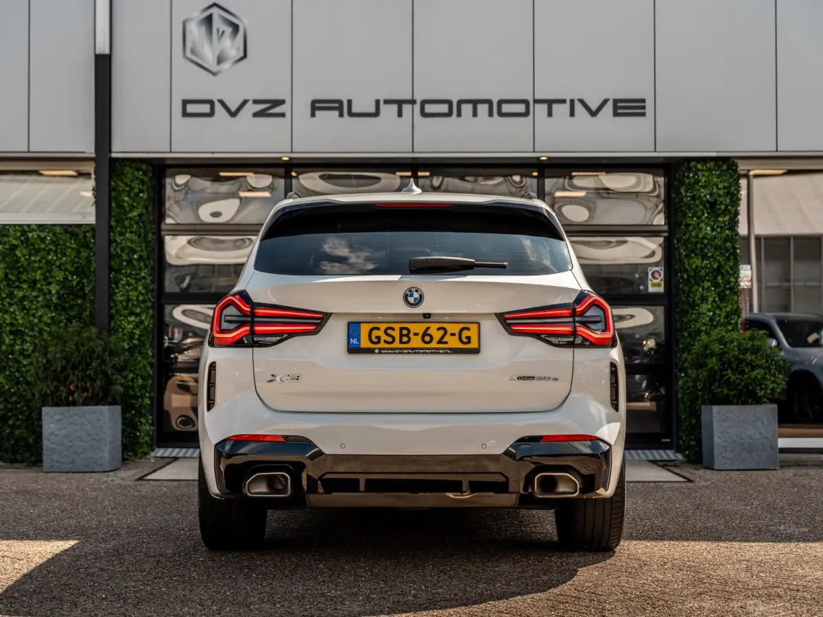 XDrive30e High Executive | M-Sport | Pano | Carplay | Camera