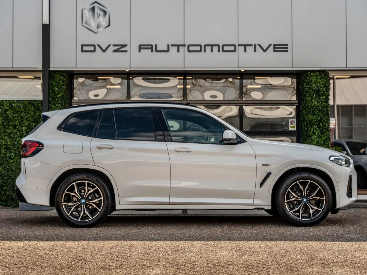 XDrive30e High Executive | M-Sport | Pano | Carplay | Camera