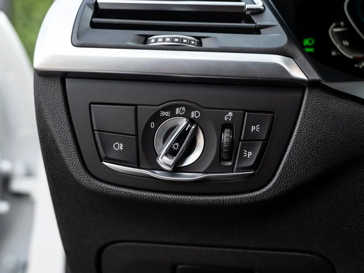 XDrive30e High Executive | M-Sport | Pano | Carplay | Camera