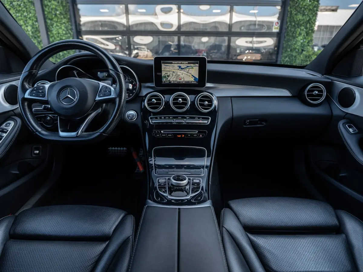 180 Business Solution AMG | Leder | Camera | Trekhaak