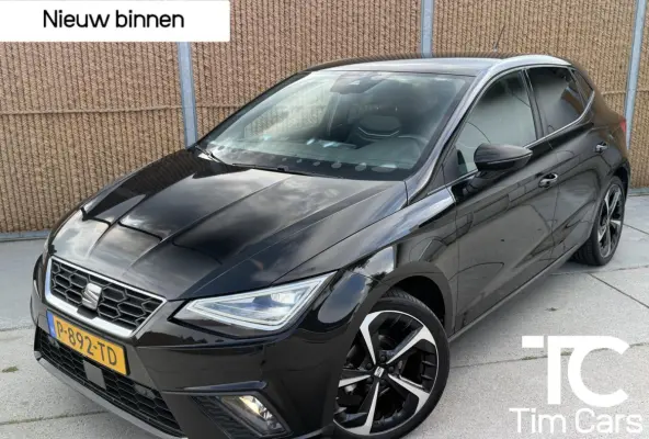 1.0 EcoTSI FR Full-link Apple CarPlay/Android Auto | LED verlichting | 18 inch lichtmetalen velgen | Metaalkleur | Climate & cruise control | Rijstrooksensor | Parkeersensoren voor en achter