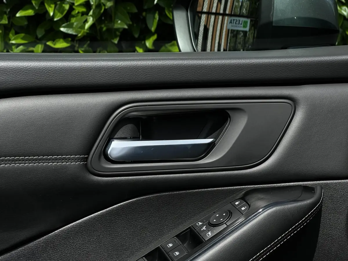 1.3 MHEV N-Connecta, NL AUTO, NAP LOGISCH, NAVIGATIE, CRUISE CONTROL, CLIMATE CONTROL, DODEHOEK, KEYLESS, LED, PDC, LICHTMETAAL 18"