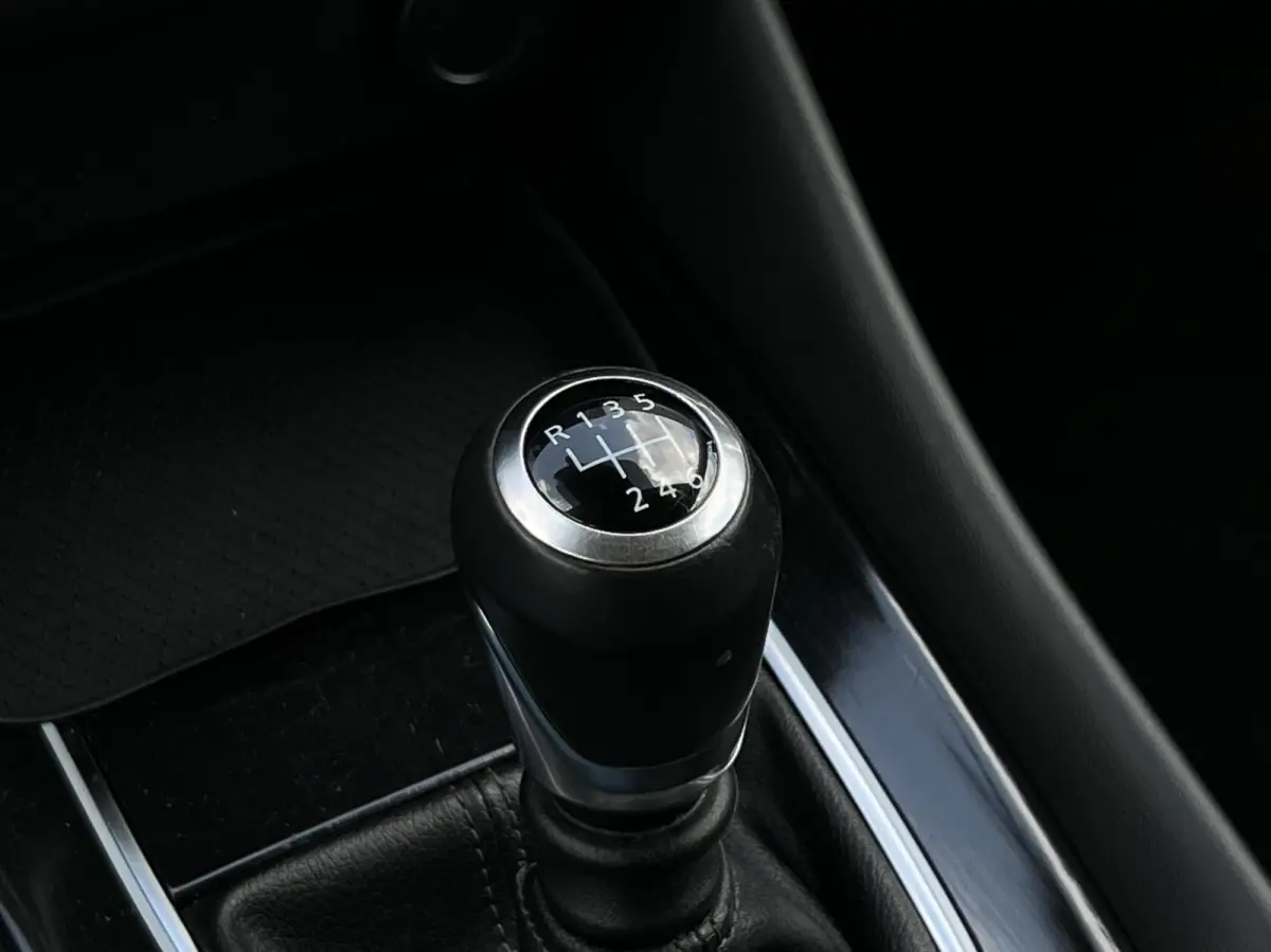 1.3 MHEV N-Connecta, NL AUTO, NAP LOGISCH, NAVIGATIE, CRUISE CONTROL, CLIMATE CONTROL, DODEHOEK, KEYLESS, LED, PDC, LICHTMETAAL 18"