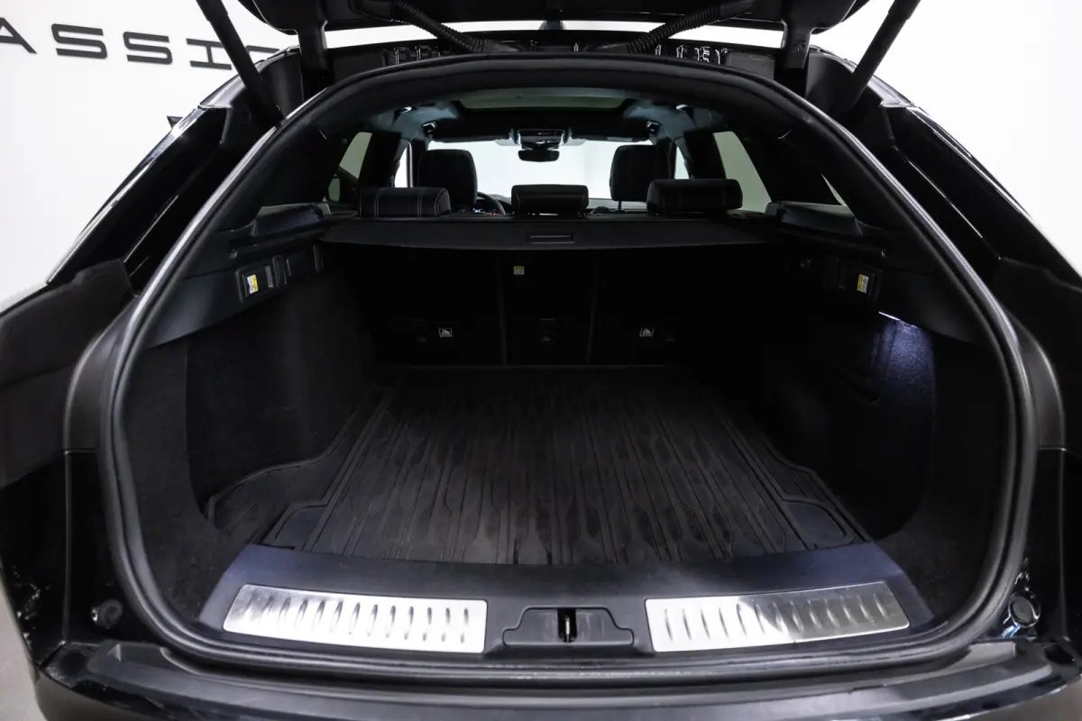 2.0 P250 Turbo AWD R-Dynamic