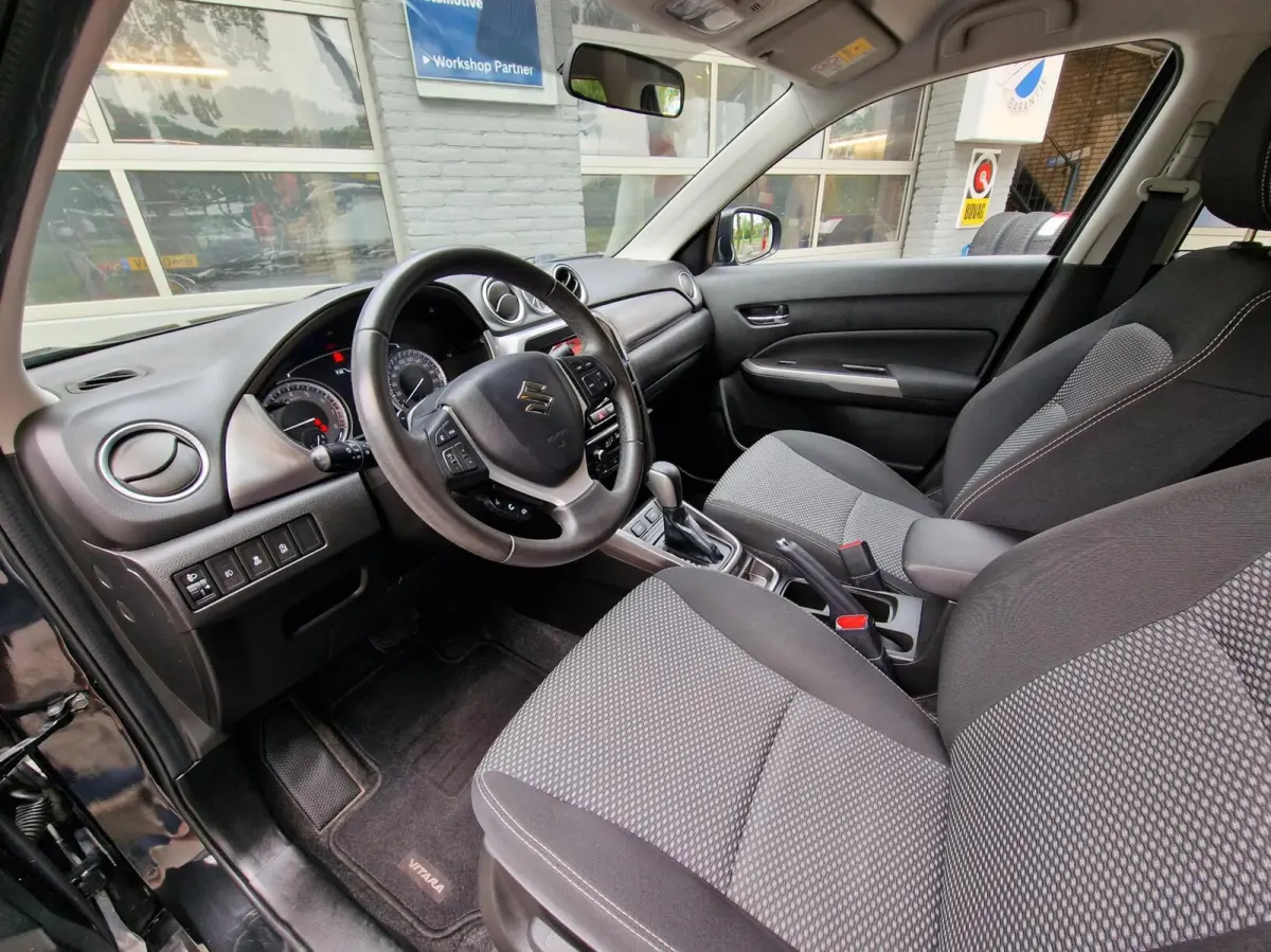 1.0 Boosterjet Select|automaat|Clima|Cruise|Navi|Camera|17-inch|