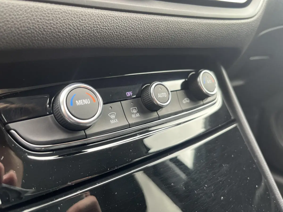 1.2 Turbo Business Elegance | Climate Control | Cruise Control | Achteruitrijcamera | Elektrisch Bedienbare Achterklep | Navigatie | Dodehoekdetectie | Apple Carplay/ Android Auto |