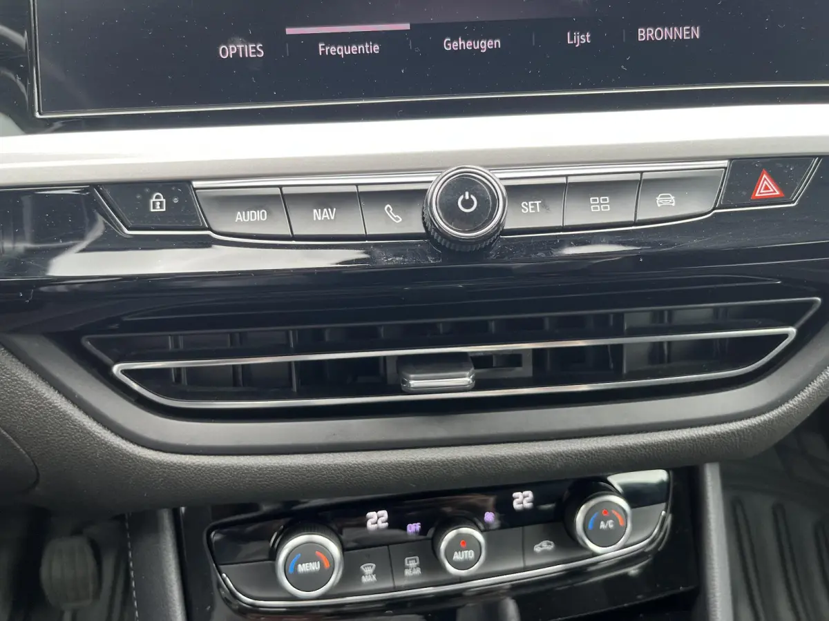 1.2 Turbo Business Elegance | Climate Control | Cruise Control | Achteruitrijcamera | Elektrisch Bedienbare Achterklep | Navigatie | Dodehoekdetectie | Apple Carplay/ Android Auto |