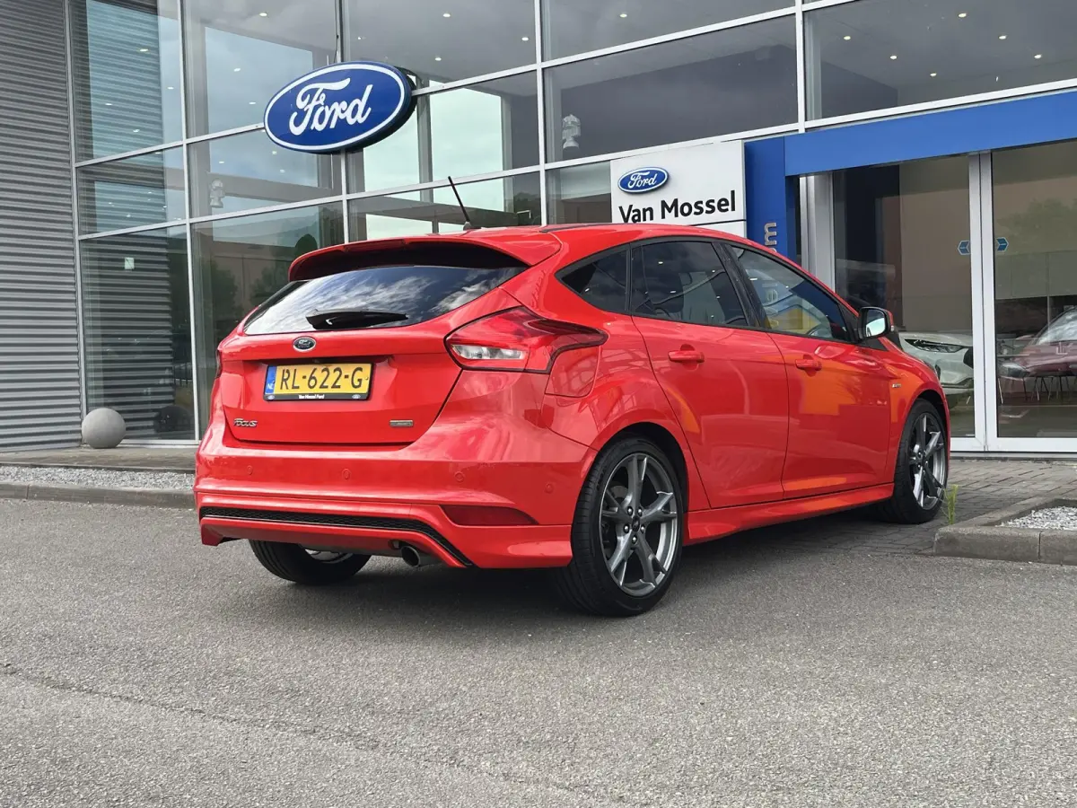 1.5 ST-Line | Cruise Control | Achteruitrijcamera | Navigatie | Voorruitverwarming | Airco | Lichtmetalen Velgen | Apple Carplay/ Android Auto |