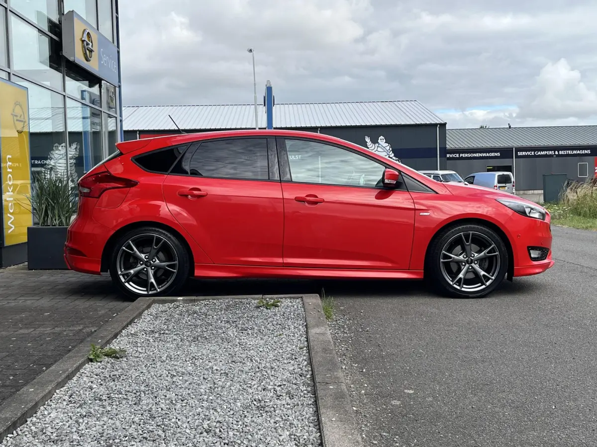 1.5 ST-Line | Cruise Control | Achteruitrijcamera | Navigatie | Voorruitverwarming | Airco | Lichtmetalen Velgen | Apple Carplay/ Android Auto |