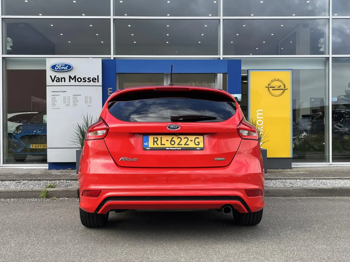 1.5 ST-Line | Cruise Control | Achteruitrijcamera | Navigatie | Voorruitverwarming | Airco | Lichtmetalen Velgen | Apple Carplay/ Android Auto |