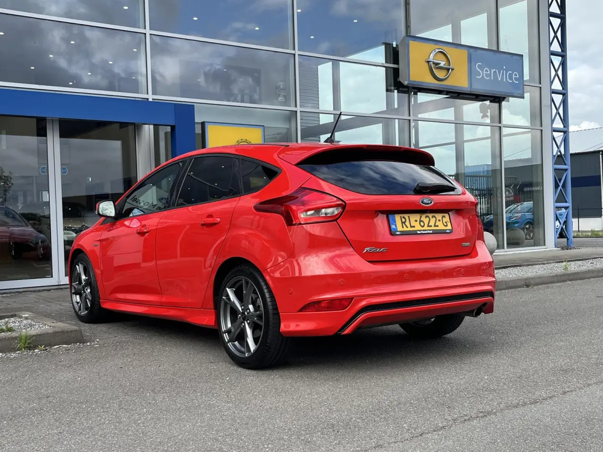1.5 ST-Line | Cruise Control | Achteruitrijcamera | Navigatie | Voorruitverwarming | Airco | Lichtmetalen Velgen | Apple Carplay/ Android Auto |