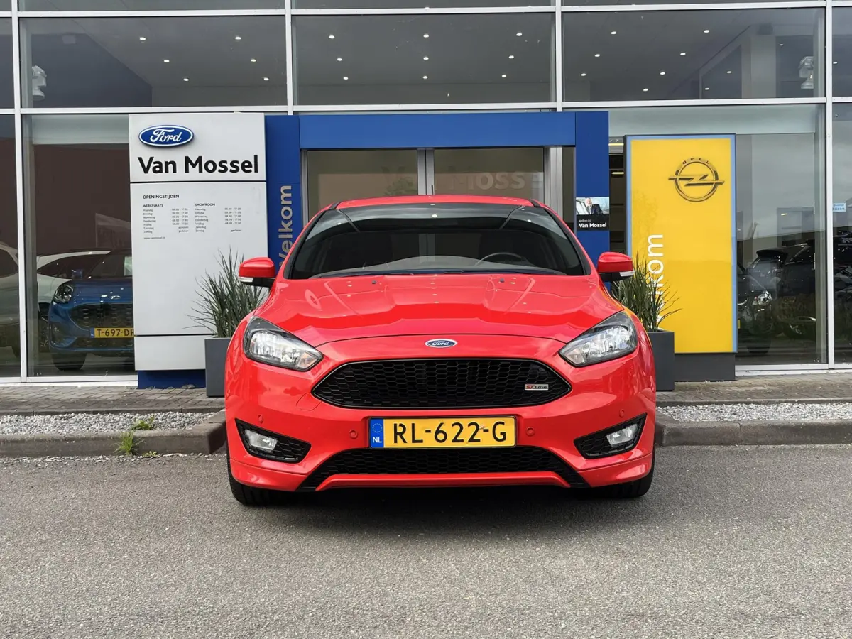 1.5 ST-Line | Cruise Control | Achteruitrijcamera | Navigatie | Voorruitverwarming | Airco | Lichtmetalen Velgen | Apple Carplay/ Android Auto |