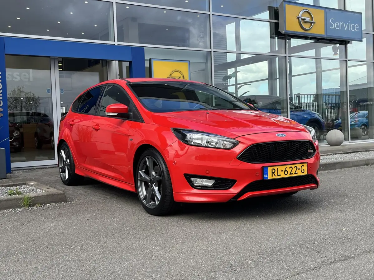 1.5 ST-Line | Cruise Control | Achteruitrijcamera | Navigatie | Voorruitverwarming | Airco | Lichtmetalen Velgen | Apple Carplay/ Android Auto |