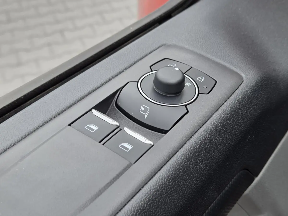 320 2.0TDCI L2H1 | Veel extra`s | Adaptive Cruise Control