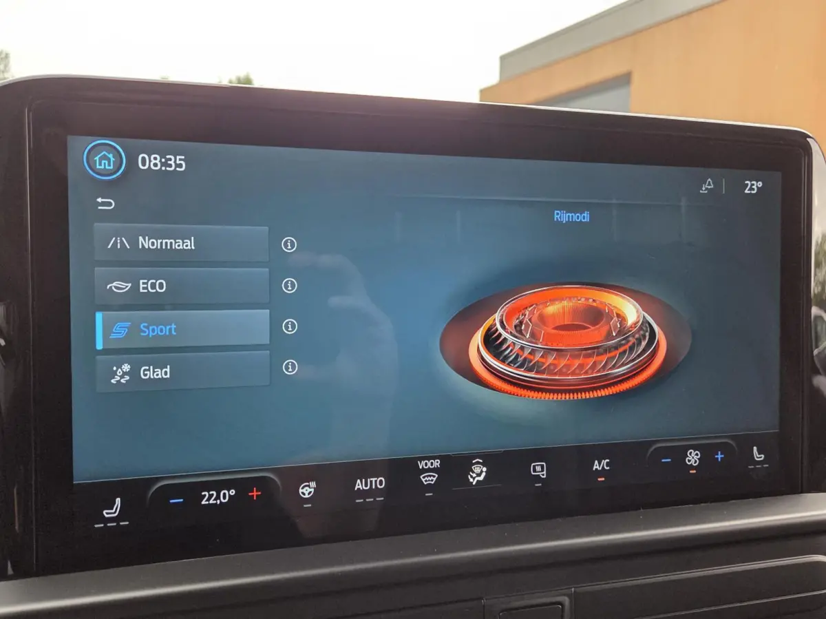 320 2.0TDCI L2H1 | Veel extra`s | Adaptive Cruise Control