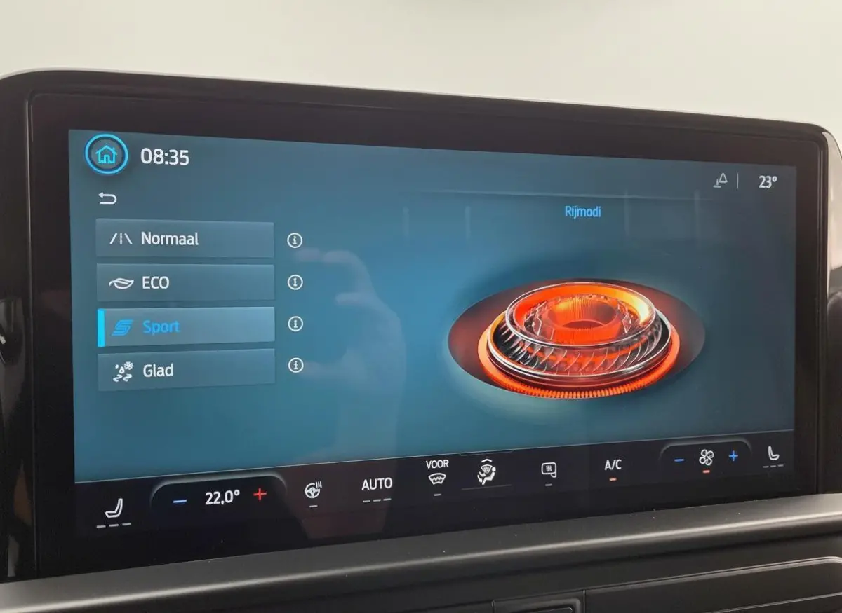 320 2.0TDCI L2H1 | Veel extra`s | Adaptive Cruise Control
