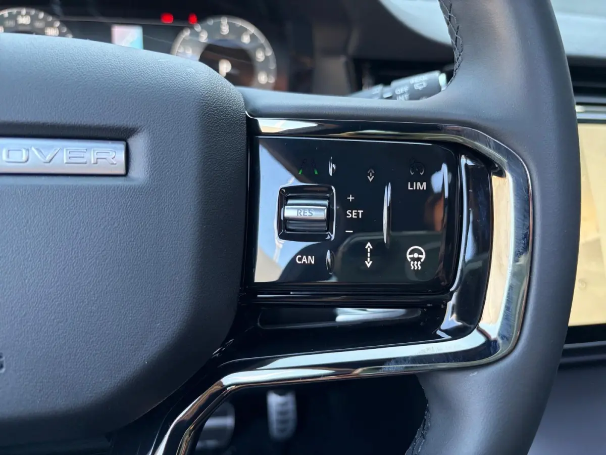 1.5 P270e PHEV AWD SE Dynamic Edition | Black Pack | Keramische coating | Panoramadak | Meridian audio-installatie | Elektrisch verstelbare stoelen incl. geheugenfunctie | 3D camera | Apple/