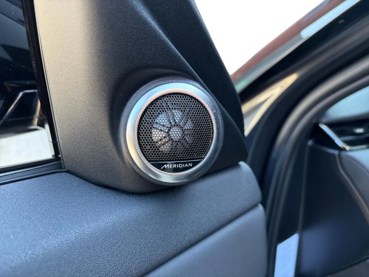 1.5 P270e PHEV AWD SE Dynamic Edition | Black Pack | Keramische coating | Panoramadak | Meridian audio-installatie | Elektrisch verstelbare stoelen incl. geheugenfunctie | 3D camera | Apple/