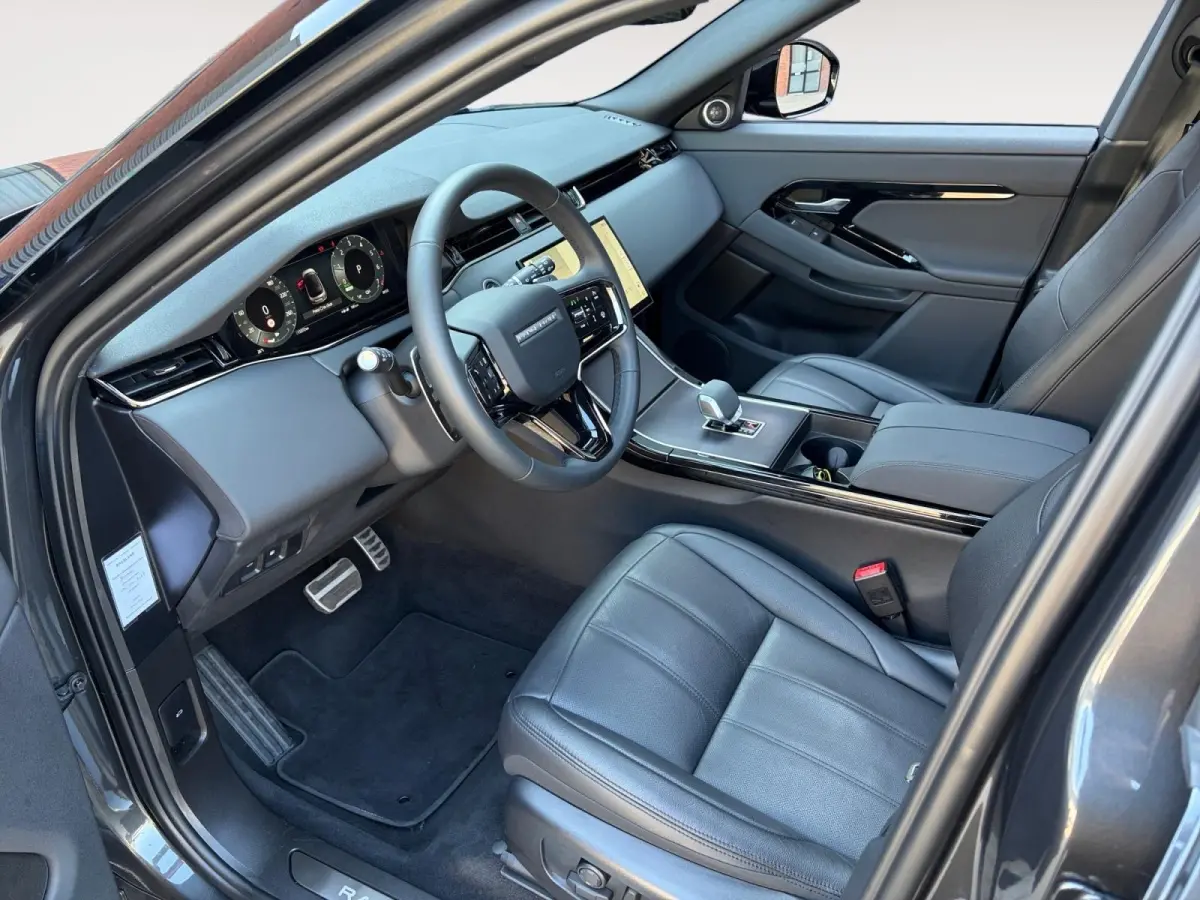 1.5 P270e PHEV AWD SE Dynamic Edition | Black Pack | Keramische coating | Panoramadak | Meridian audio-installatie | Elektrisch verstelbare stoelen incl. geheugenfunctie | 3D camera | Apple/