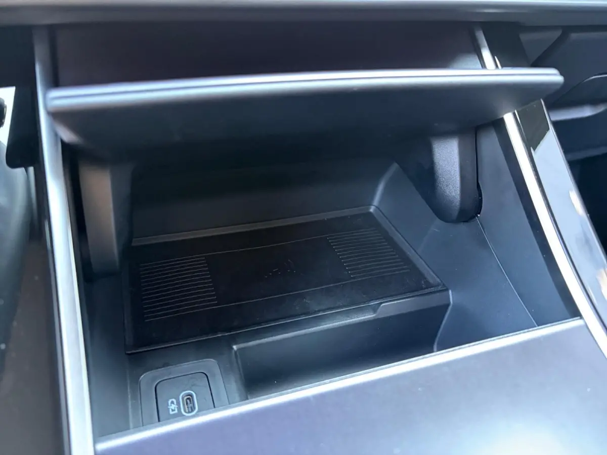 1.5 P270e PHEV AWD SE Dynamic Edition | Black Pack | Keramische coating | Panoramadak | Meridian audio-installatie | Elektrisch verstelbare stoelen incl. geheugenfunctie | 3D camera | Apple/