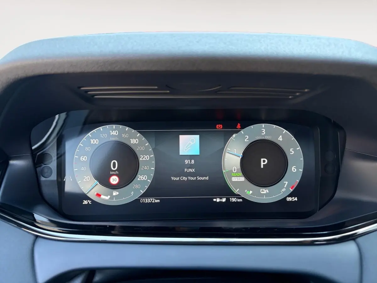 1.5 P270e PHEV AWD SE Dynamic Edition | Black Pack | Keramische coating | Panoramadak | Meridian audio-installatie | Elektrisch verstelbare stoelen incl. geheugenfunctie | 3D camera | Apple/