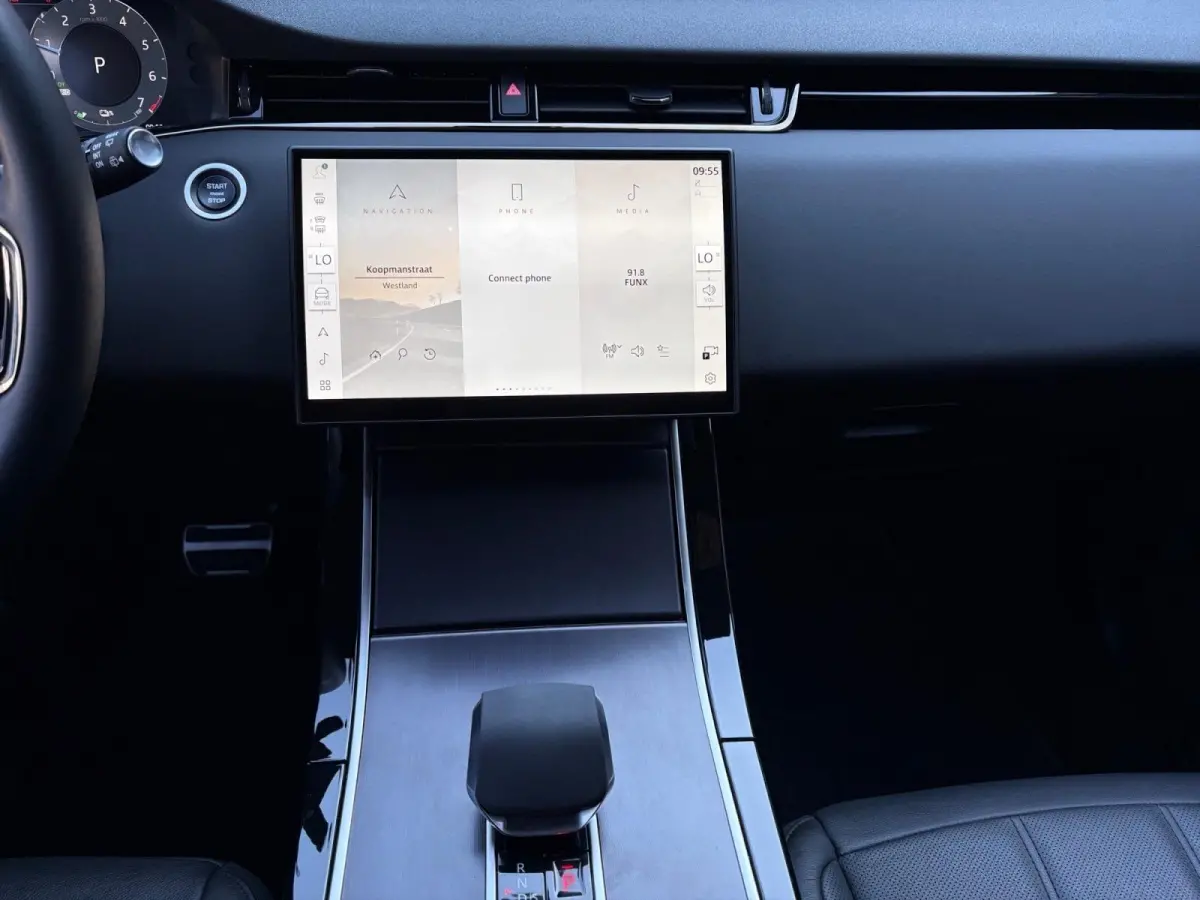 1.5 P270e PHEV AWD SE Dynamic Edition | Black Pack | Keramische coating | Panoramadak | Meridian audio-installatie | Elektrisch verstelbare stoelen incl. geheugenfunctie | 3D camera | Apple/