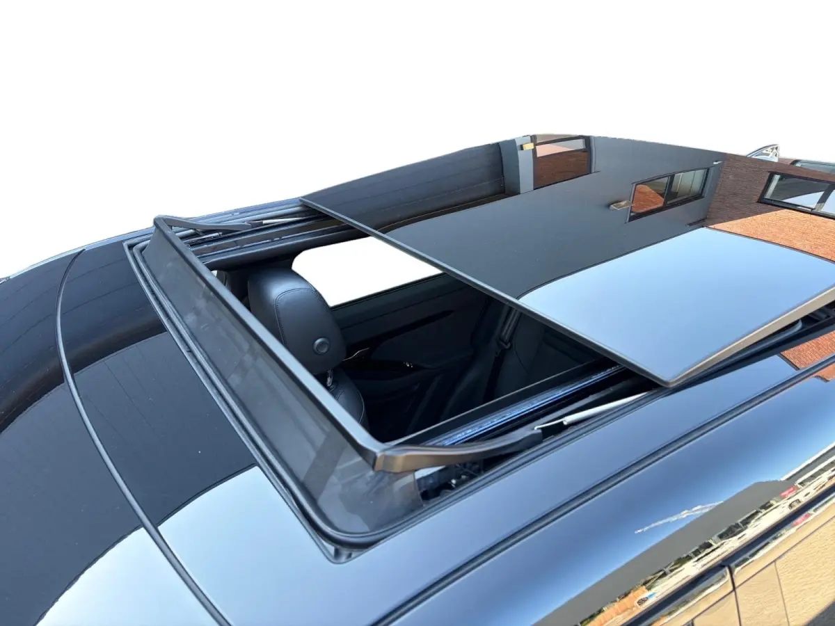 1.5 P270e PHEV AWD SE Dynamic Edition | Black Pack | Keramische coating | Panoramadak | Meridian audio-installatie | Elektrisch verstelbare stoelen incl. geheugenfunctie | 3D camera | Apple/
