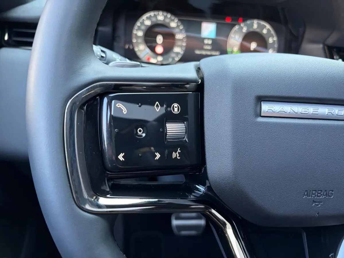 1.5 P270e PHEV AWD SE Dynamic Edition | Black Pack | Keramische coating | Panoramadak | Meridian audio-installatie | Elektrisch verstelbare stoelen incl. geheugenfunctie | 3D camera | Apple/