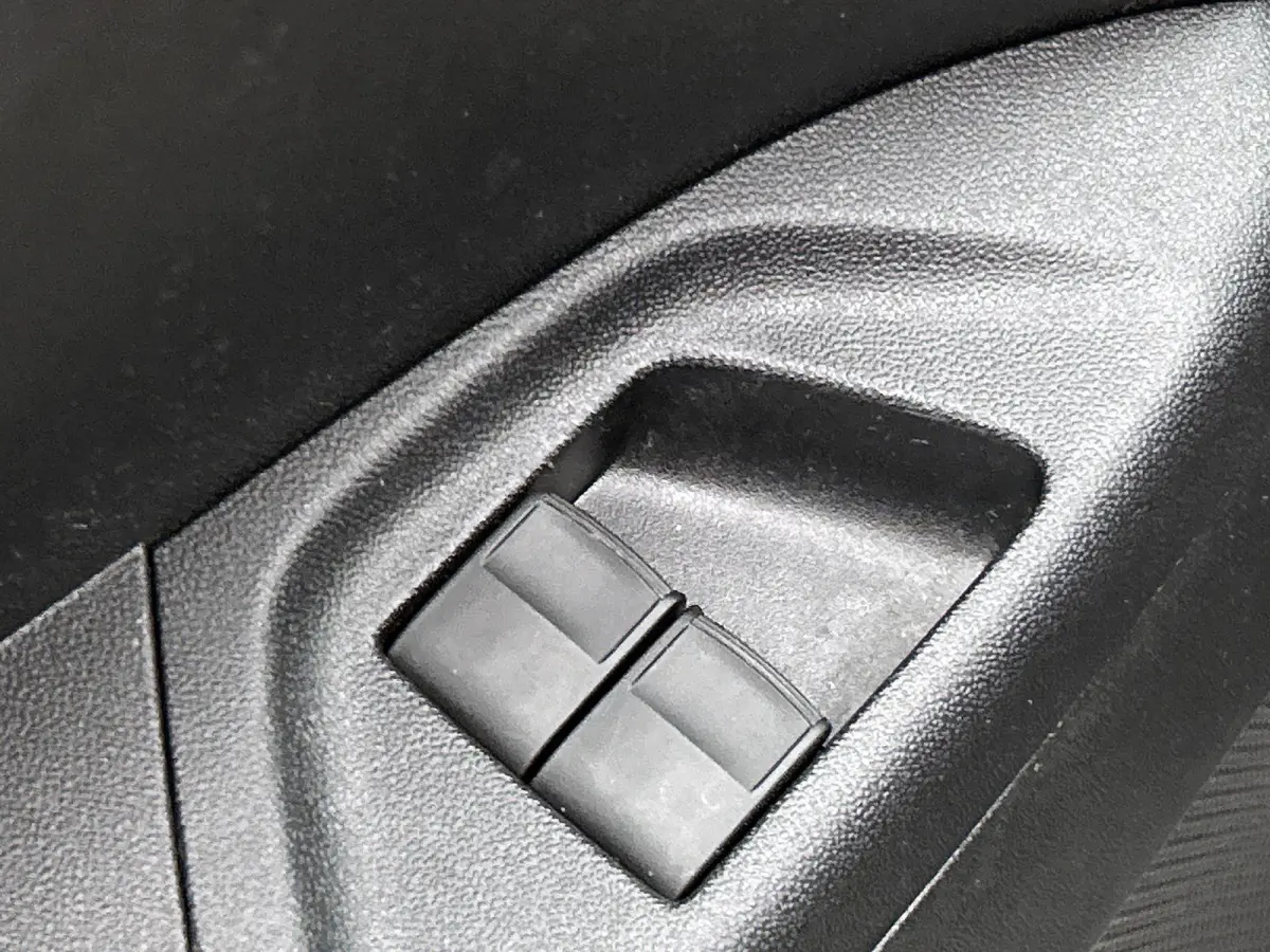 1.0 VTi Feel 72 PK | Airco | Camera | Privacy glass | DAB | Apple carplay | Android auto |