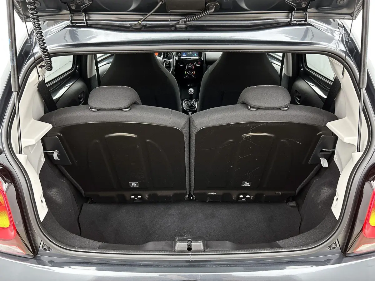 1.0 VTi Feel 72 PK | Airco | Camera | Privacy glass | DAB | Apple carplay | Android auto |