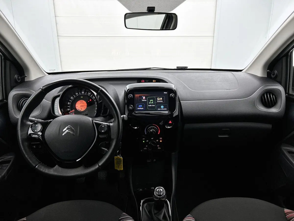 1.0 VTi Feel 72 PK | Airco | Camera | Privacy glass | DAB | Apple carplay | Android auto |