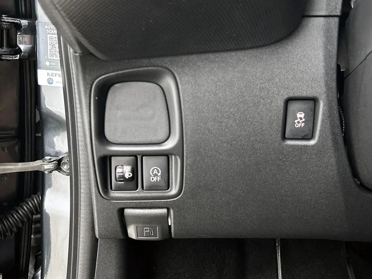 1.0 VTi Feel 72 PK | Airco | Camera | Privacy glass | DAB | Apple carplay | Android auto |