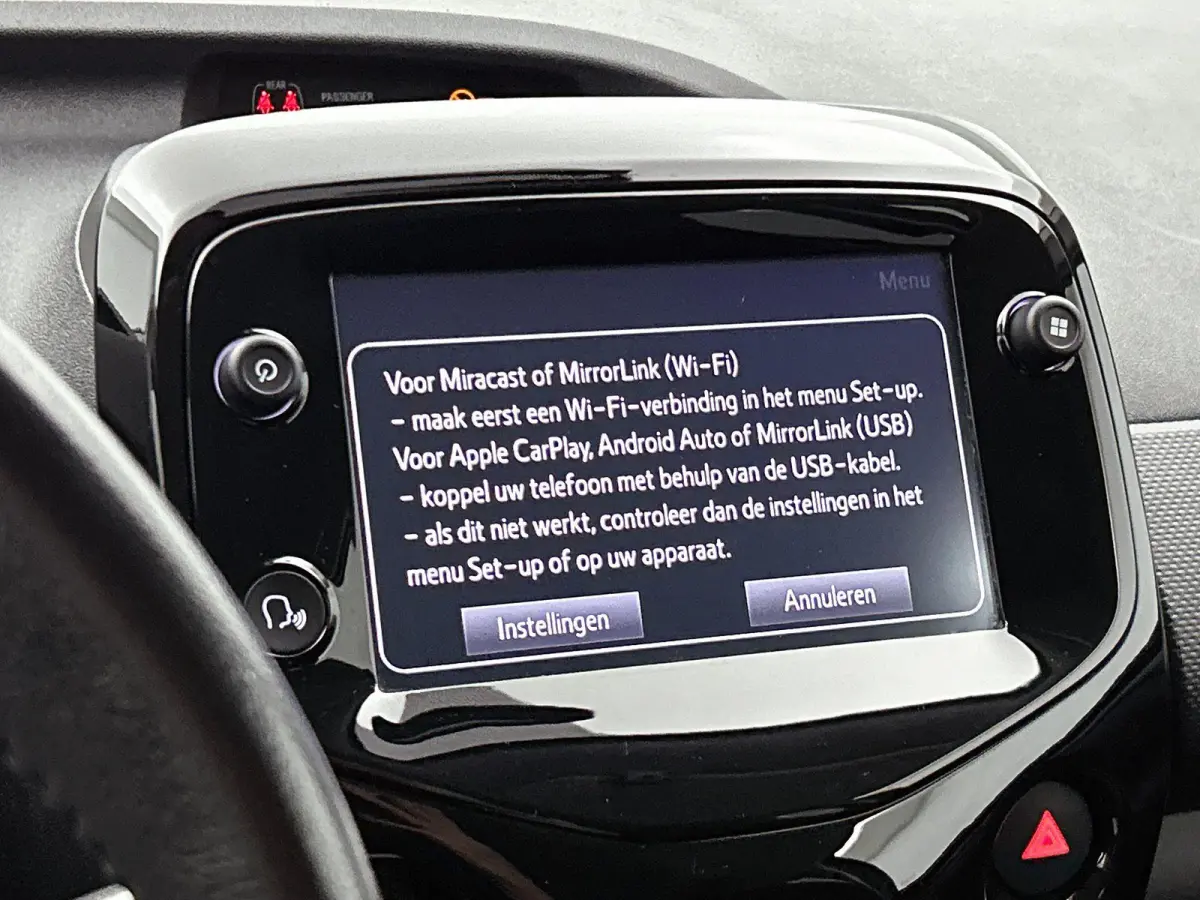 1.0 VTi Feel 72 PK | Airco | Camera | Privacy glass | DAB | Apple carplay | Android auto |