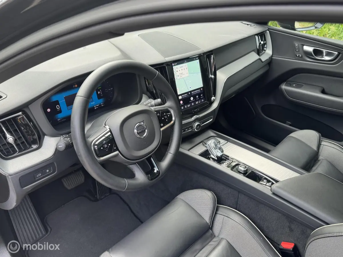 2.0 T6 Plug-in hybrid AWD Plus Dark